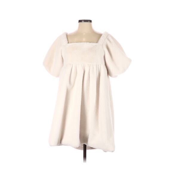 Moira Dresses & Skirts - Moira Faux Fur Baby Doll Mini Dress with Puff Sleeves Cutout Back White Small